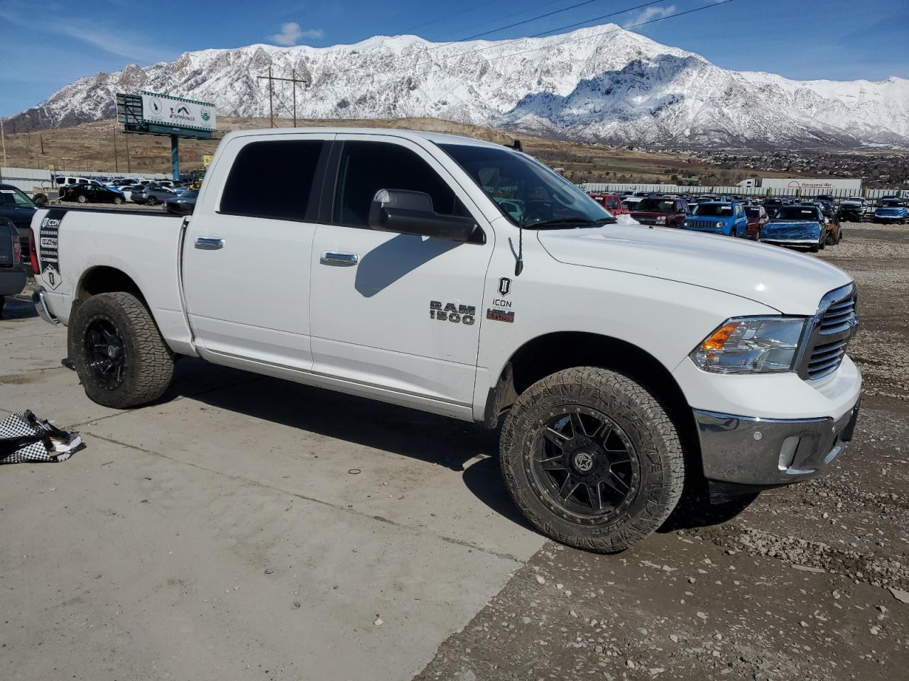 2017 RAM 1500 SLT - Image 4