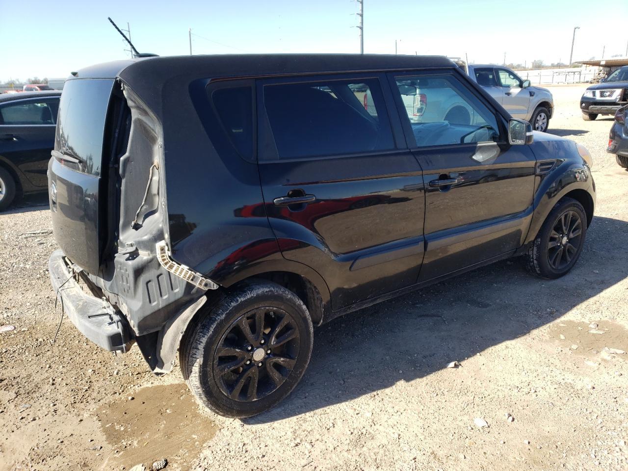 2013 KIA SOUL + - Image 3