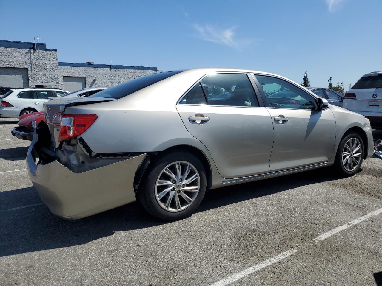 2013 TOYOTA CAMRY L - Фото 3