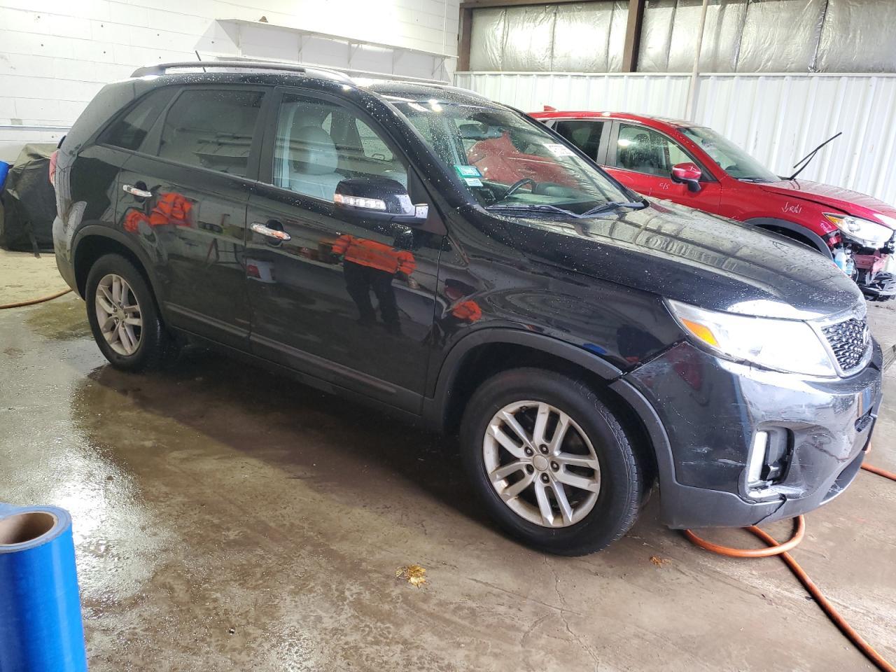 2015 KIA SORENTO LX - Image 4