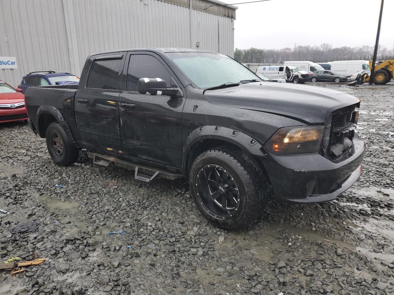 2015 RAM 1500 ST - Image 4