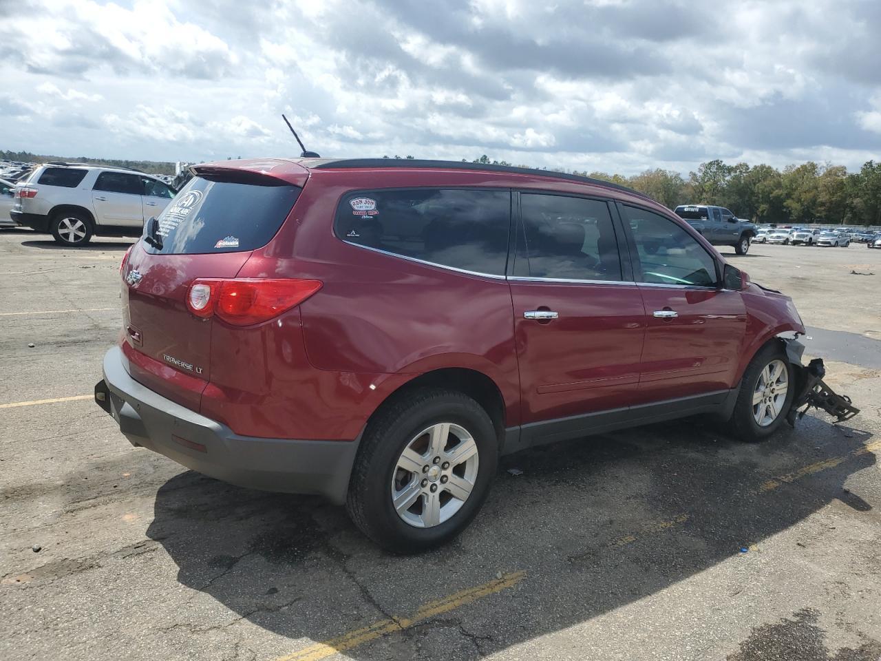 2011 CHEVROLET TRAVERSE L - Image 3