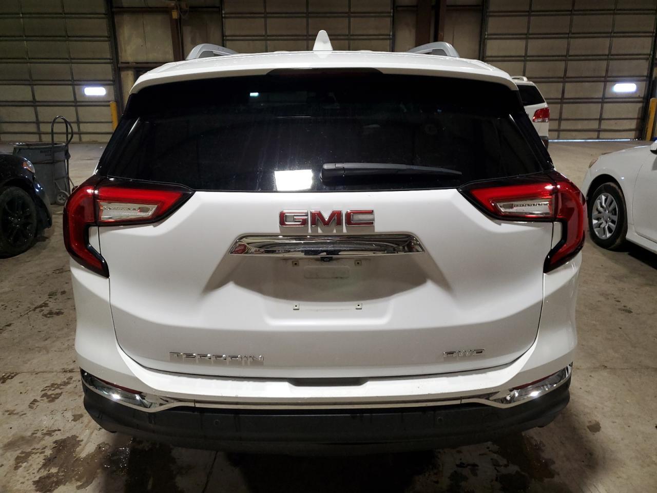 2023 GMC TERRAIN SL - Image 6