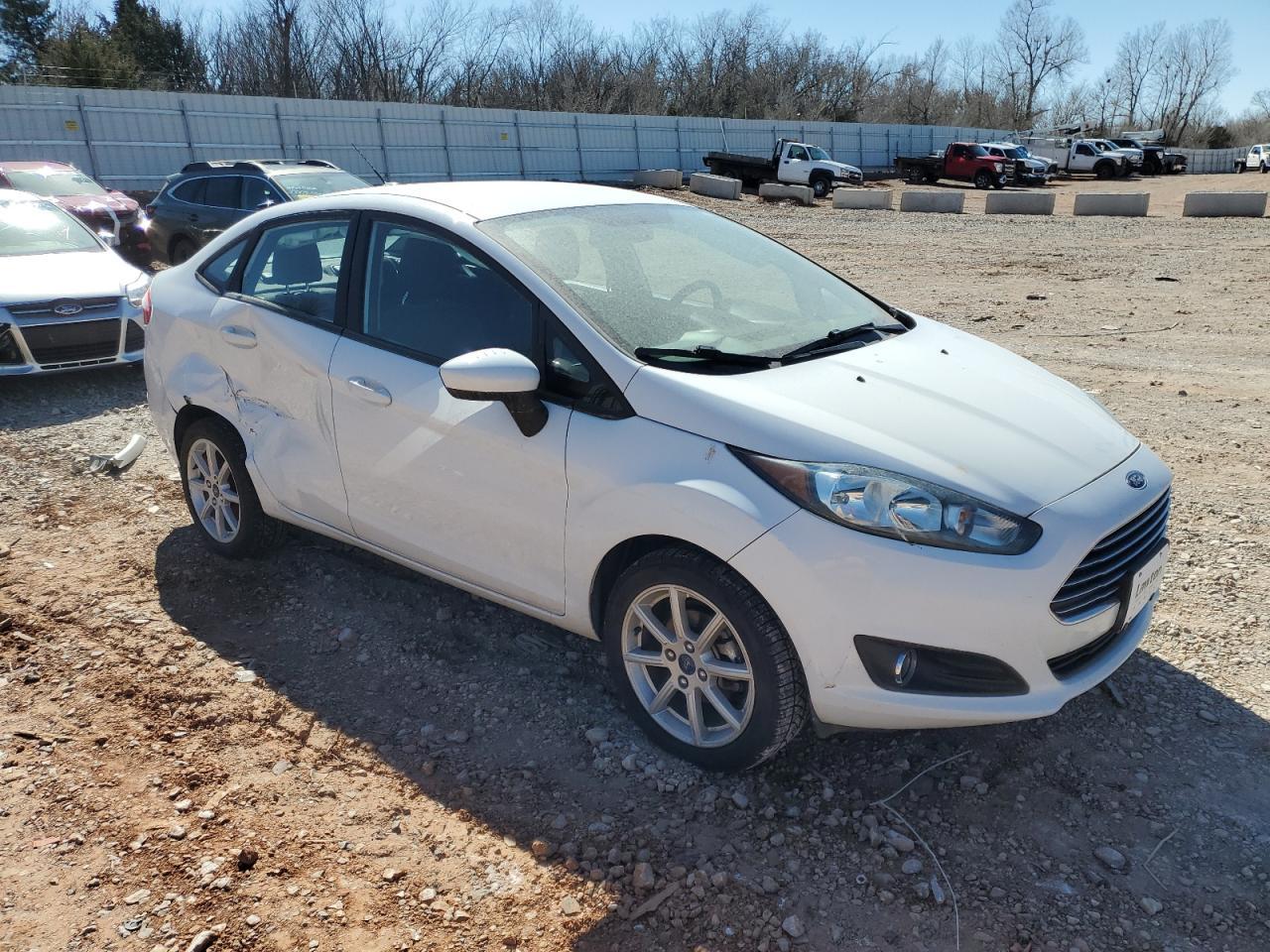 2019 FORD FIESTA SE - Image 4