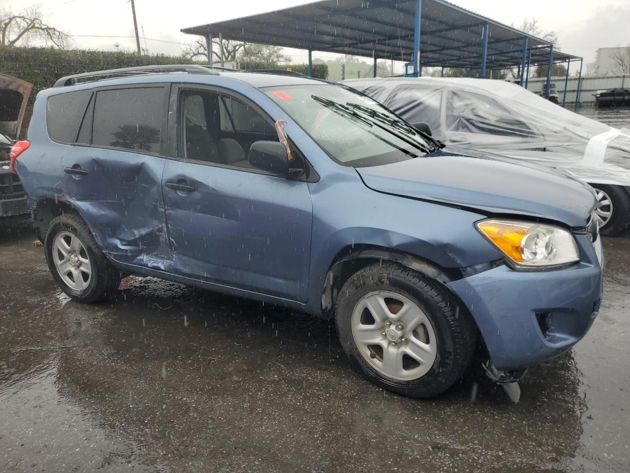 2011 TOYOTA RAV4 - Фото 4