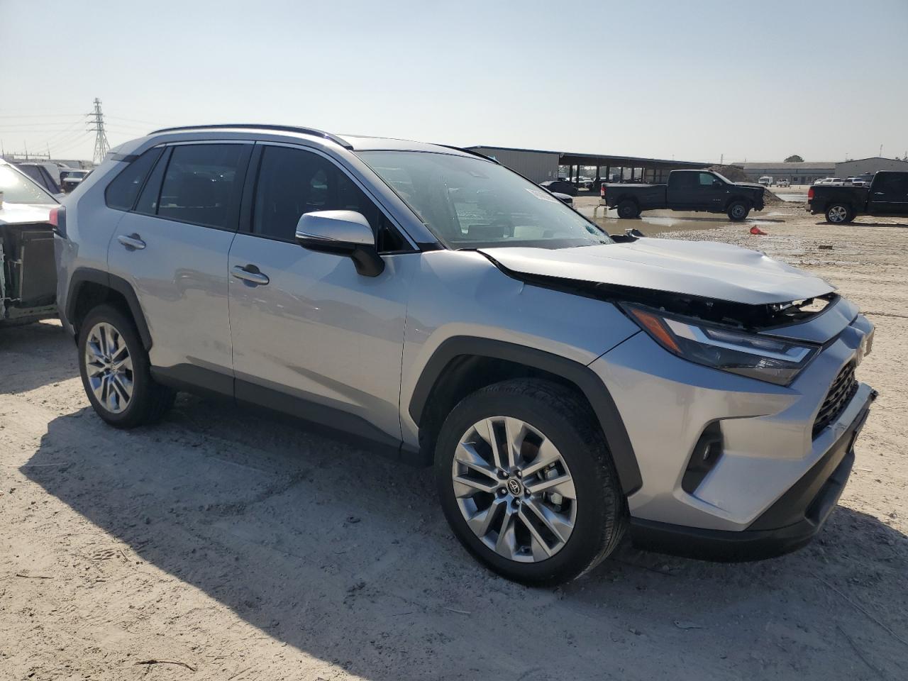 2022 TOYOTA RAV4 XLE P - Фото 4