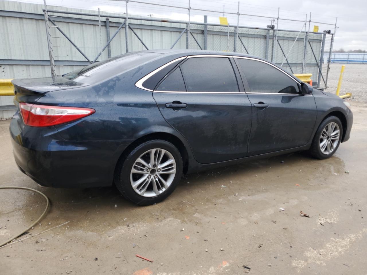 2017 TOYOTA CAMRY LE - Фото 3