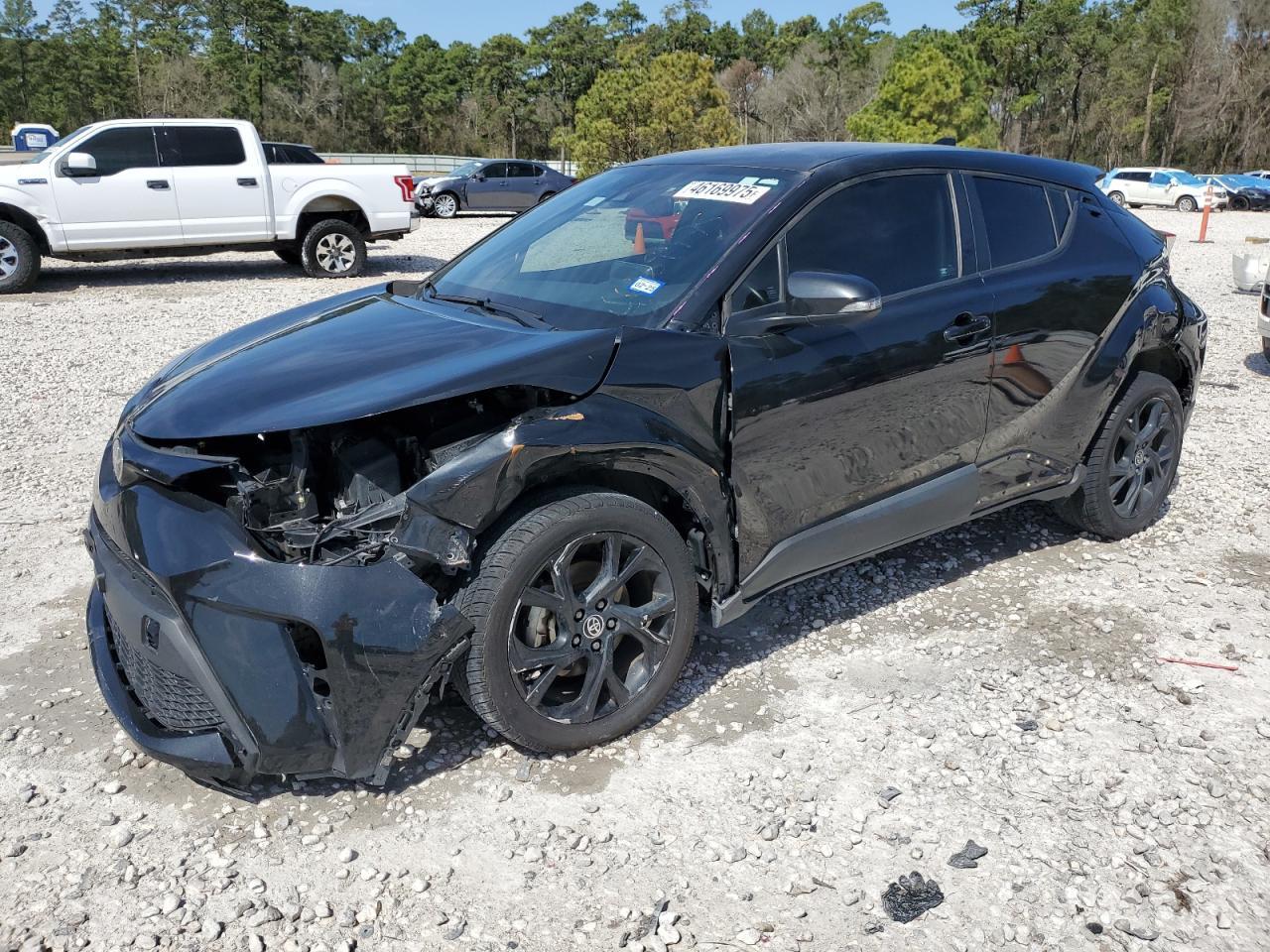 2022 TOYOTA C-HR XLE