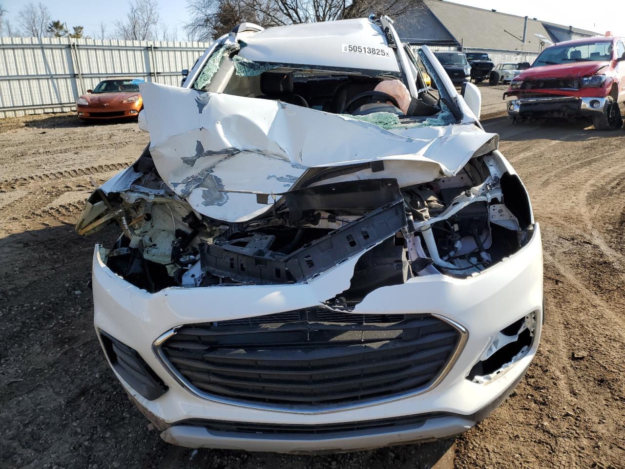 2019 CHEVROLET TRAX 1LT - Image 5