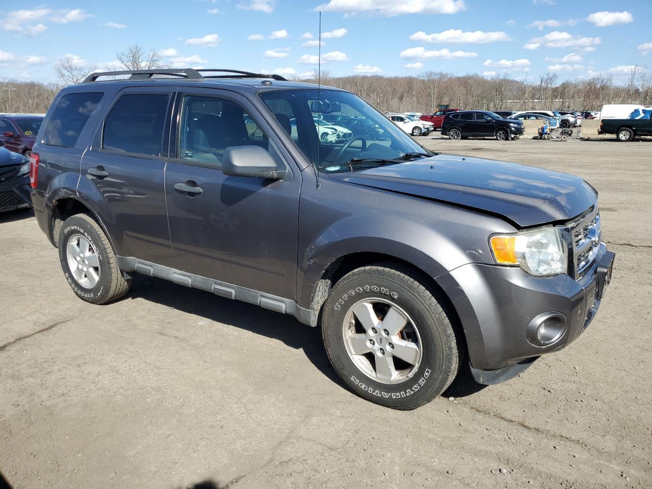 2010 FORD ESCAPE XLT - Image 4