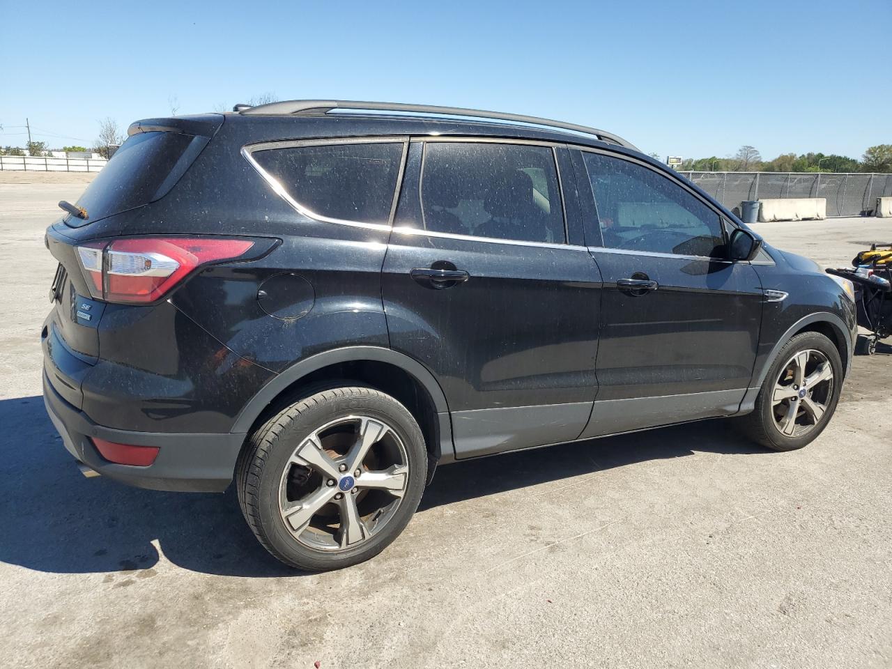 2017 FORD ESCAPE SE - Image 3