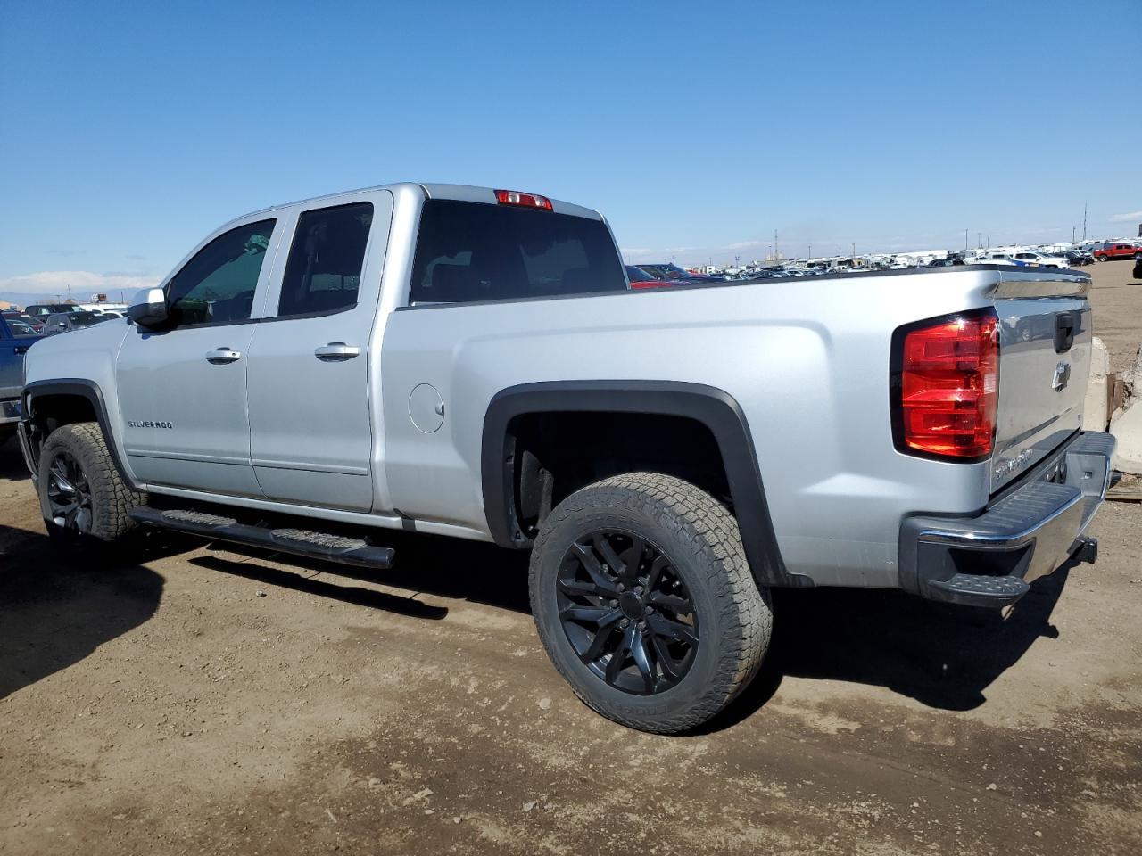 2017 CHEVROLET SILVERADO - Image 2