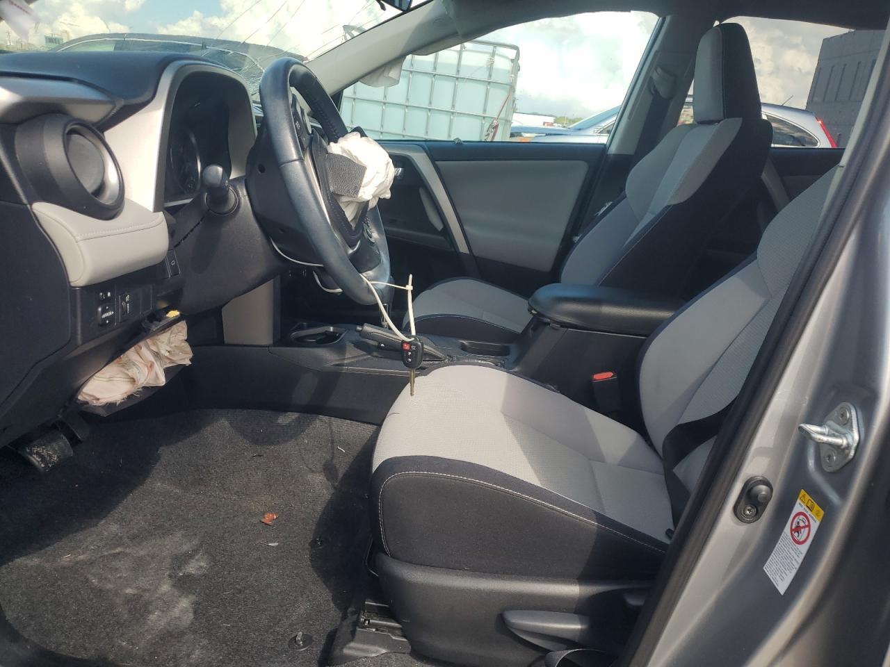 2016 TOYOTA RAV4 XLE - Image 7