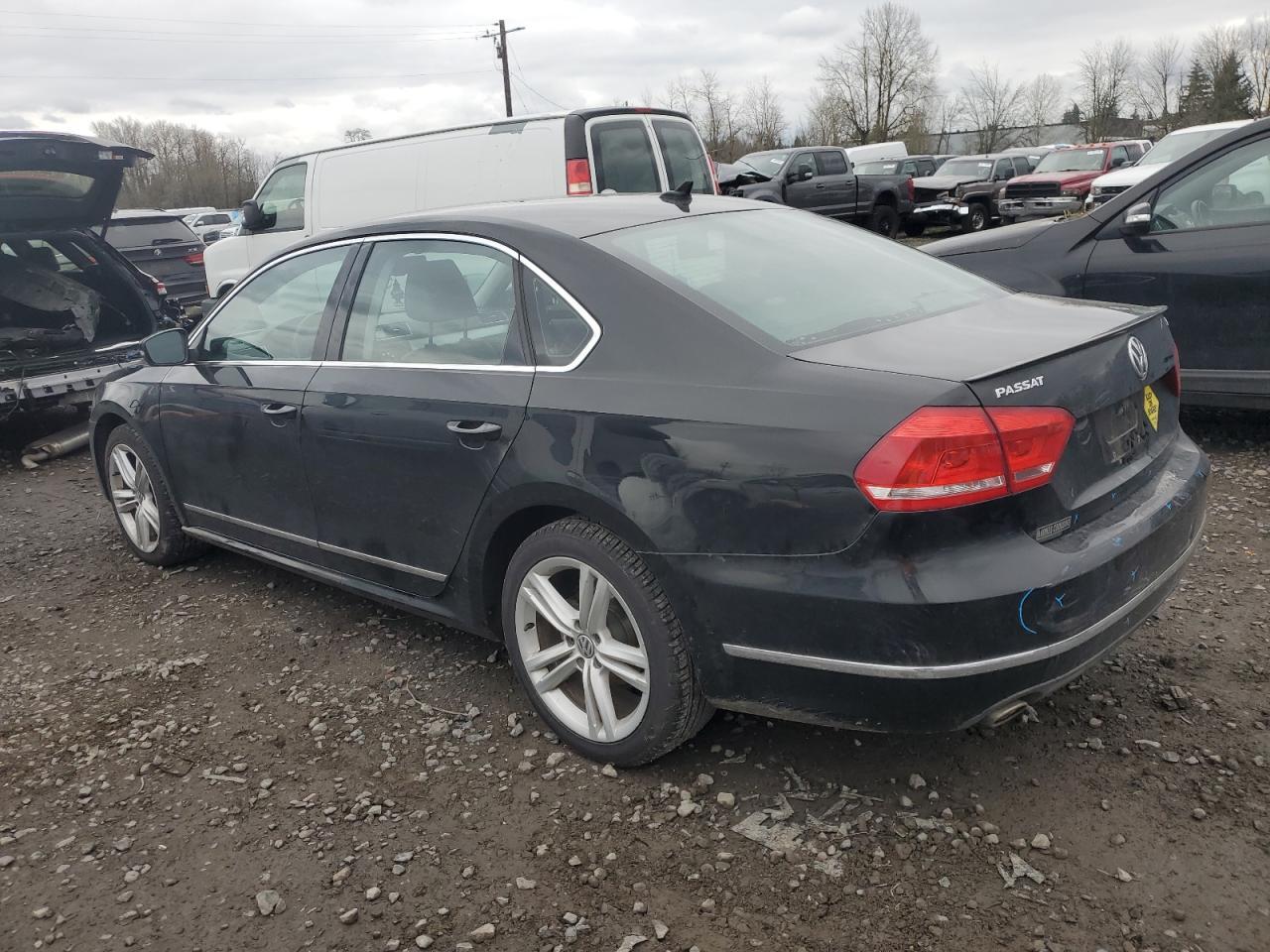 2013 VOLKSWAGEN PASSAT SE - Фото 2