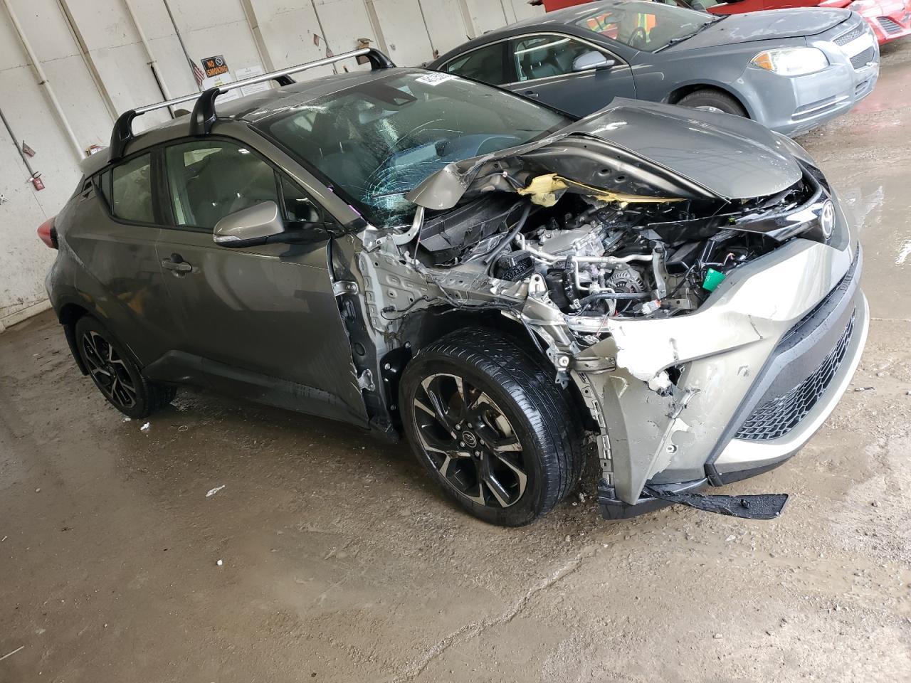 2021 TOYOTA C-HR XLE - Фото 4