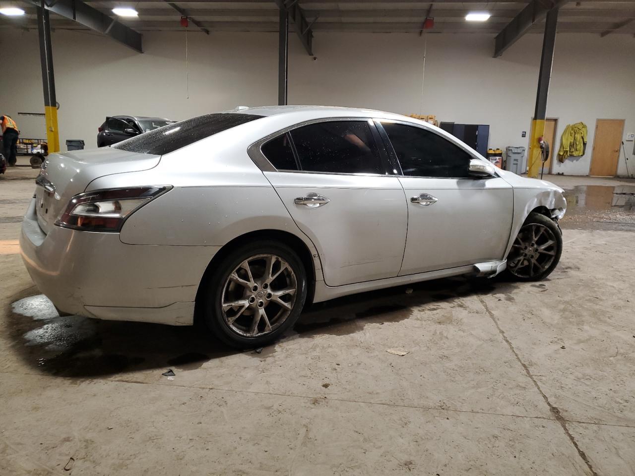 2013 NISSAN MAXIMA S - Фото 3
