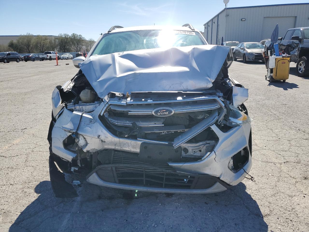 2017 FORD ESCAPE SE - Фото 5