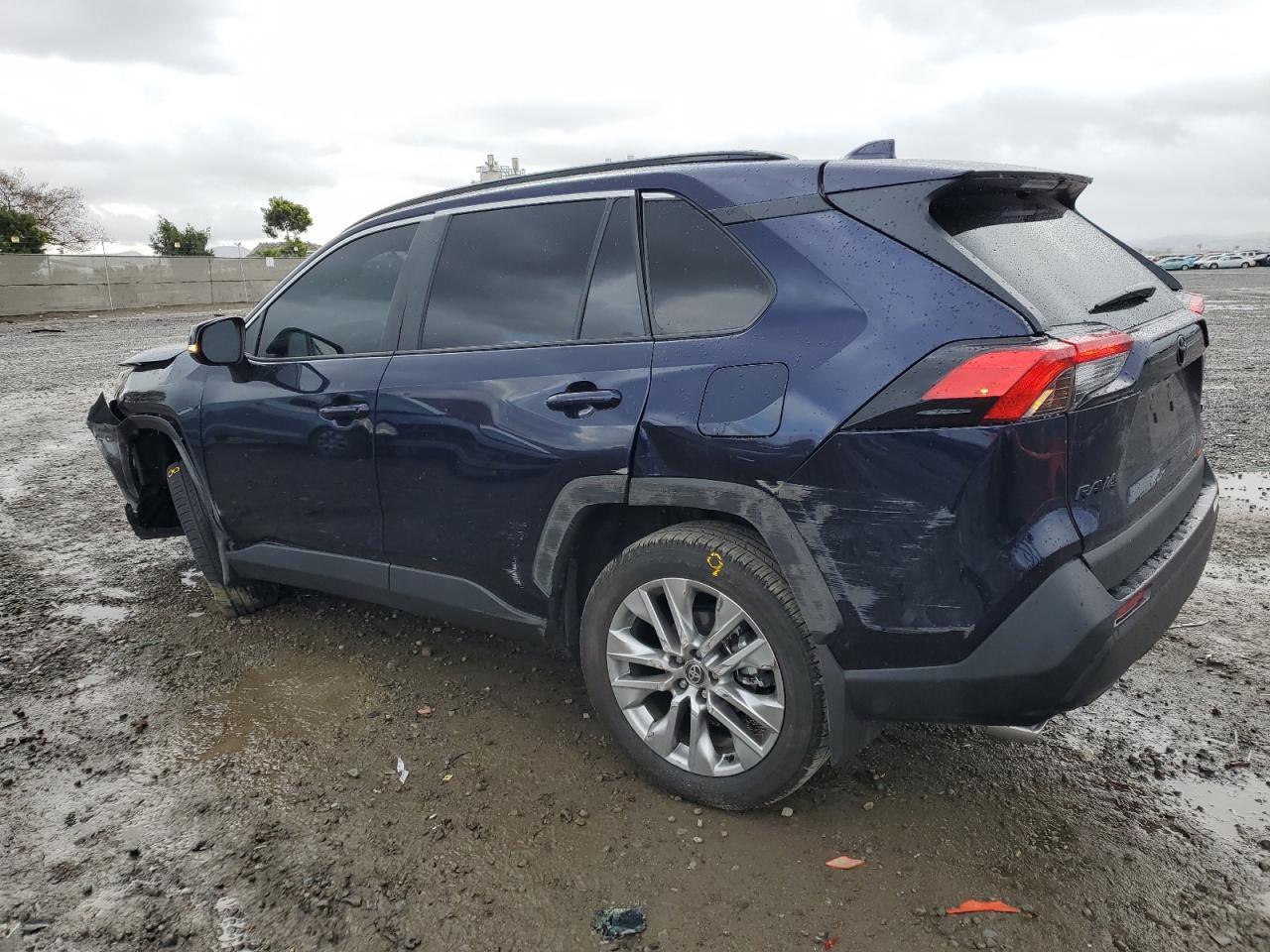 2024 TOYOTA RAV4 XLE P - Фото 2