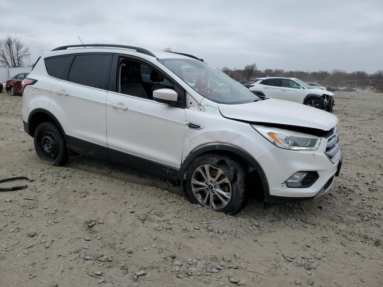 2017 FORD ESCAPE SE - Image 4