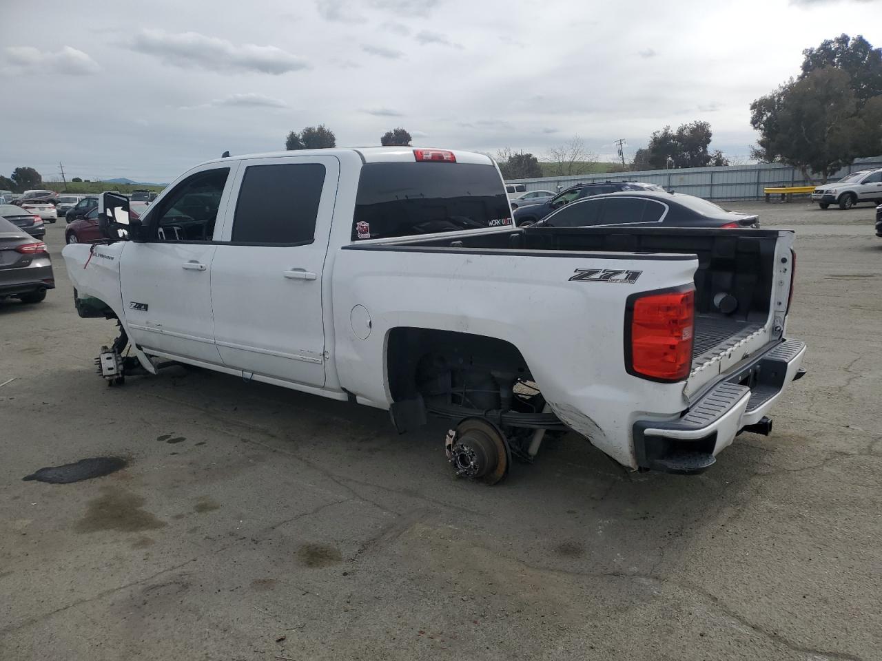 2017 CHEVROLET SILVERADO - Image 2