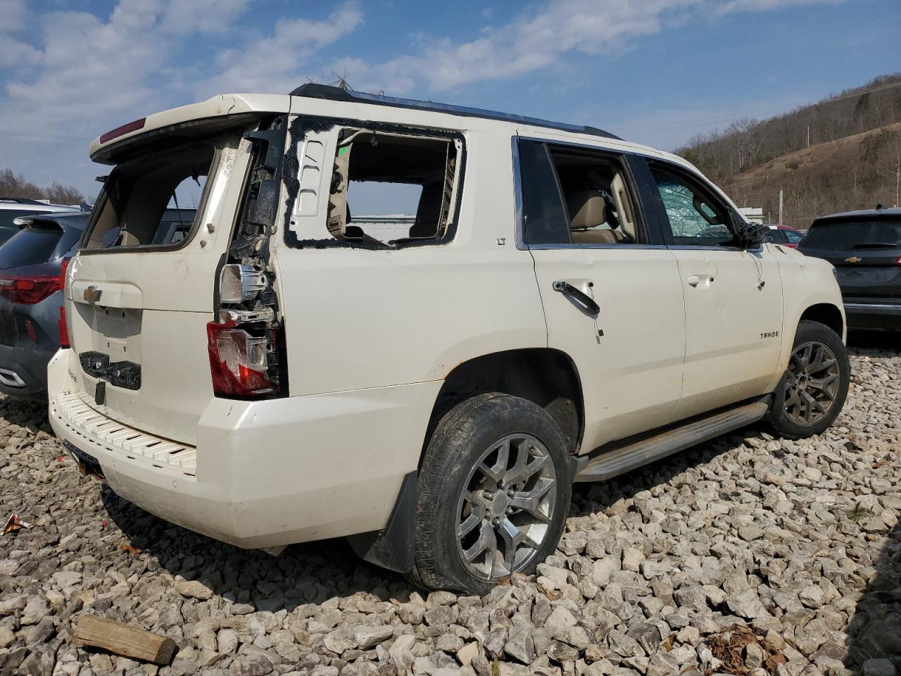 2015 CHEVROLET TAHOE K150 - Фото 3