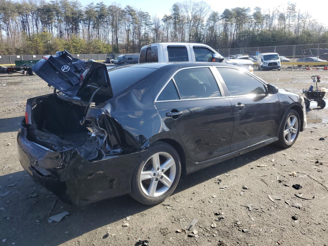 2014 TOYOTA CAMRY L - Image 3