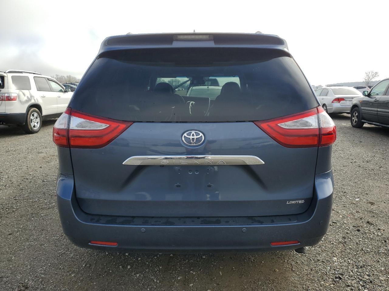 2015 TOYOTA SIENNA XLE - Фото 6