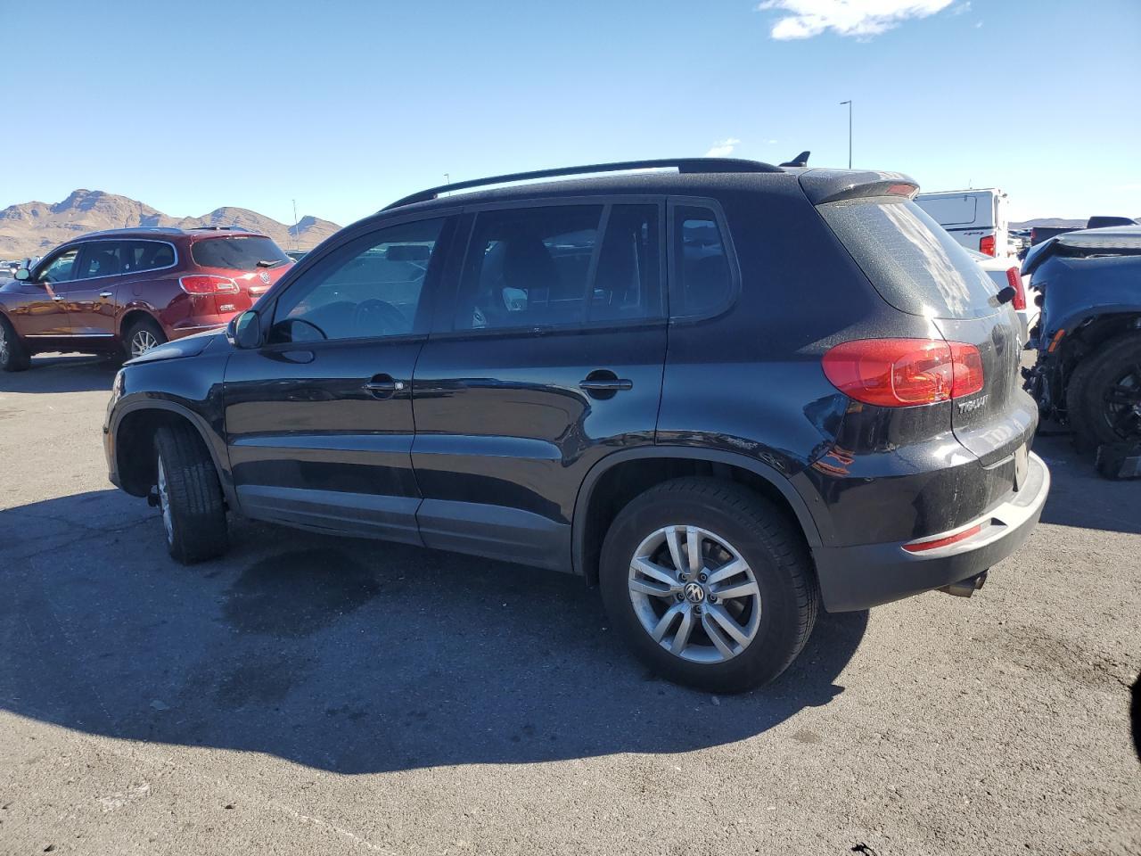 2015 VOLKSWAGEN TIGUAN S - Фото 2