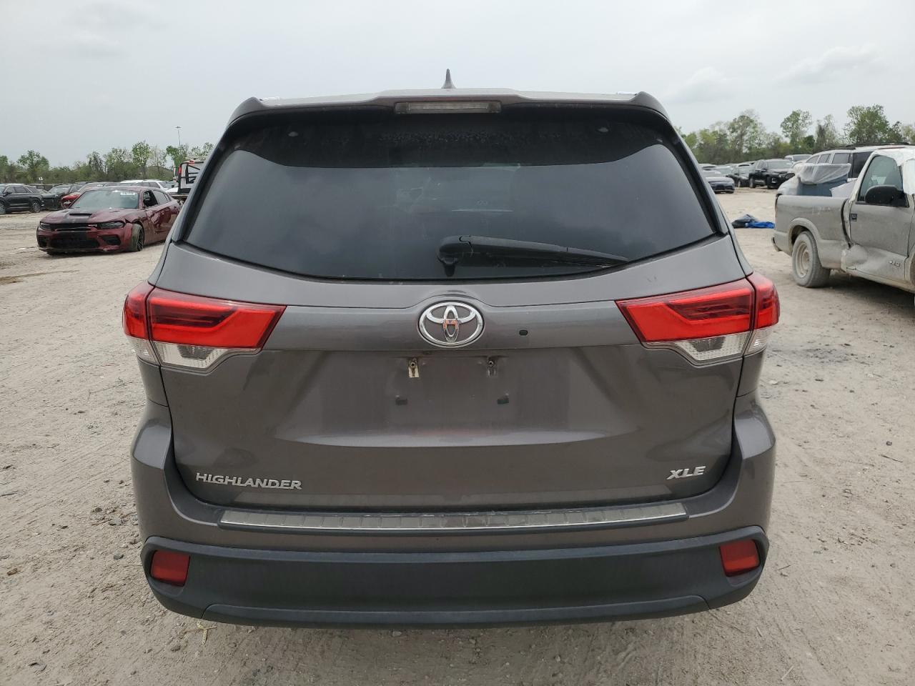 2019 TOYOTA HIGHLANDER - Image 6