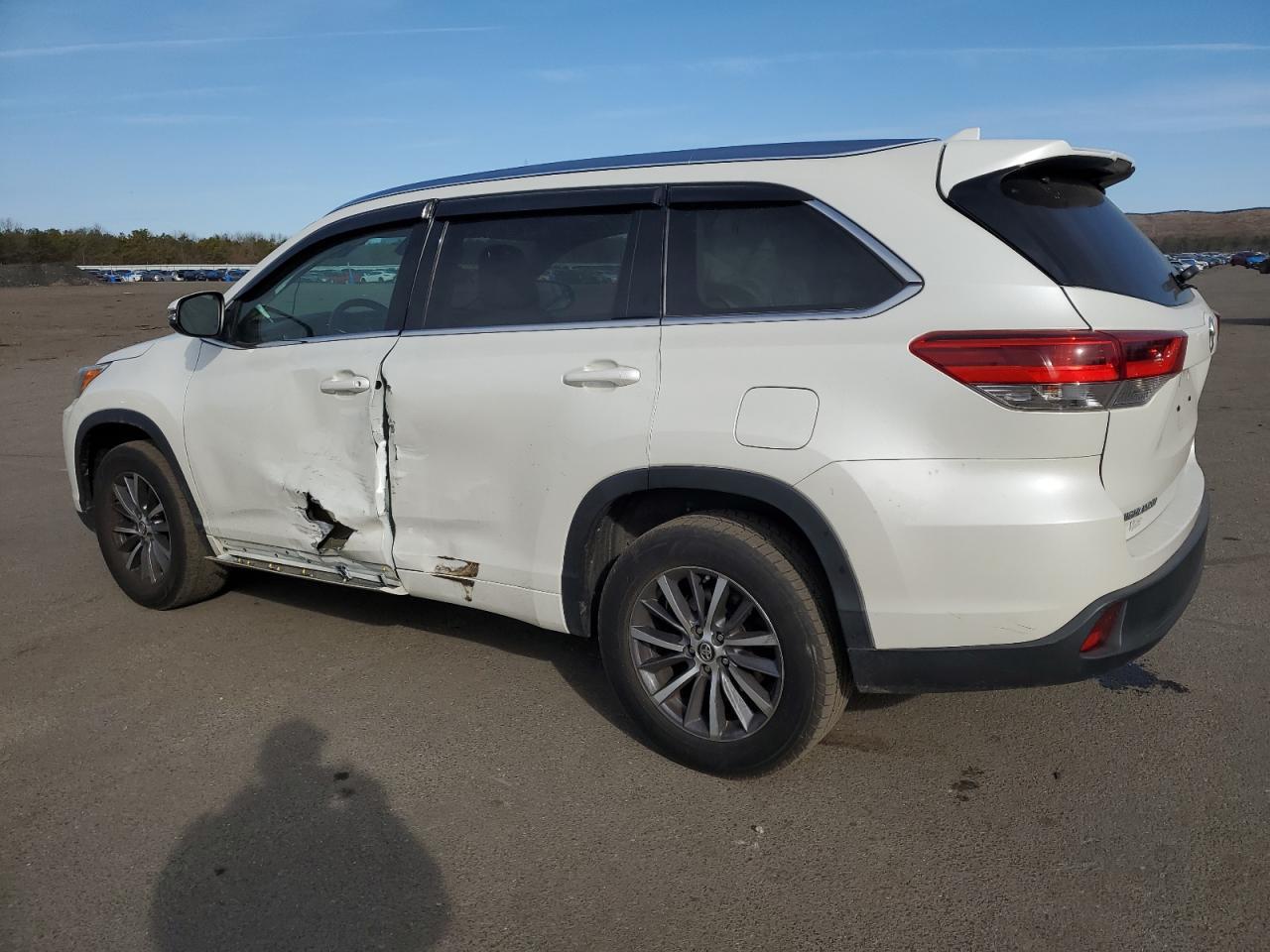 2018 TOYOTA HIGHLANDER - Image 2