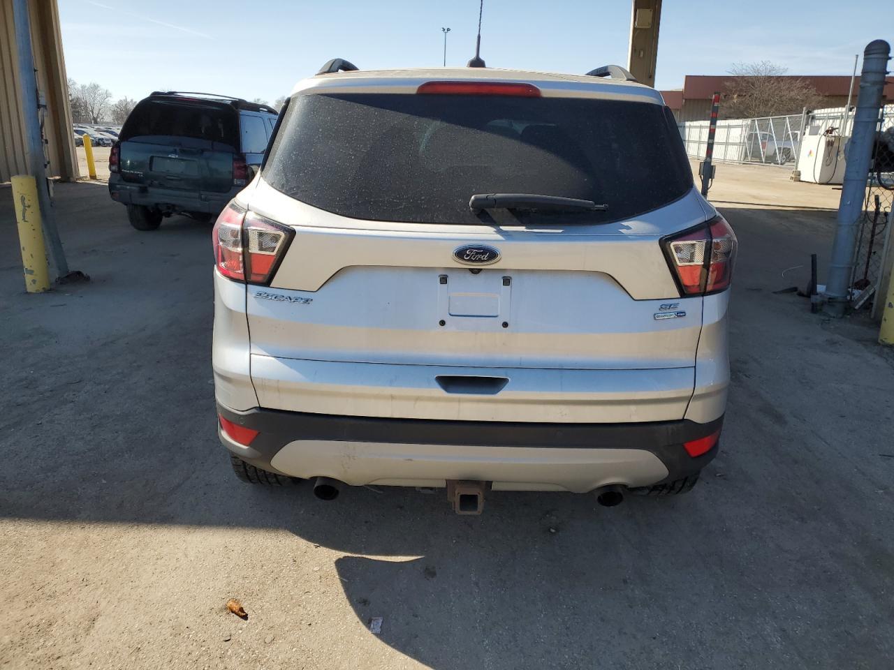 2017 FORD ESCAPE SE - Image 6