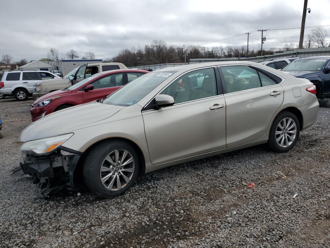 2015 TOYOTA CAMRY LE
