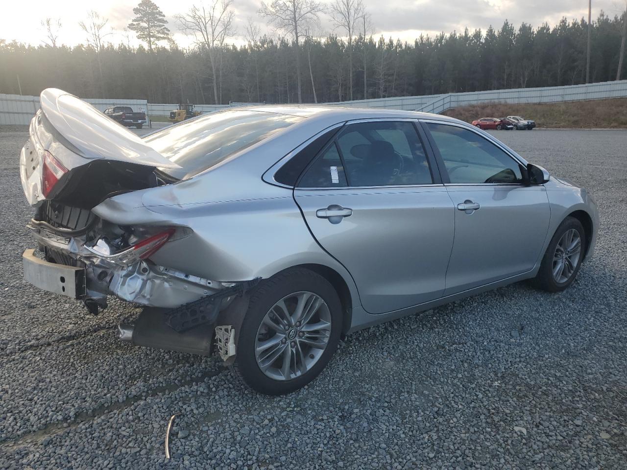 2017 TOYOTA CAMRY LE - Фото 3