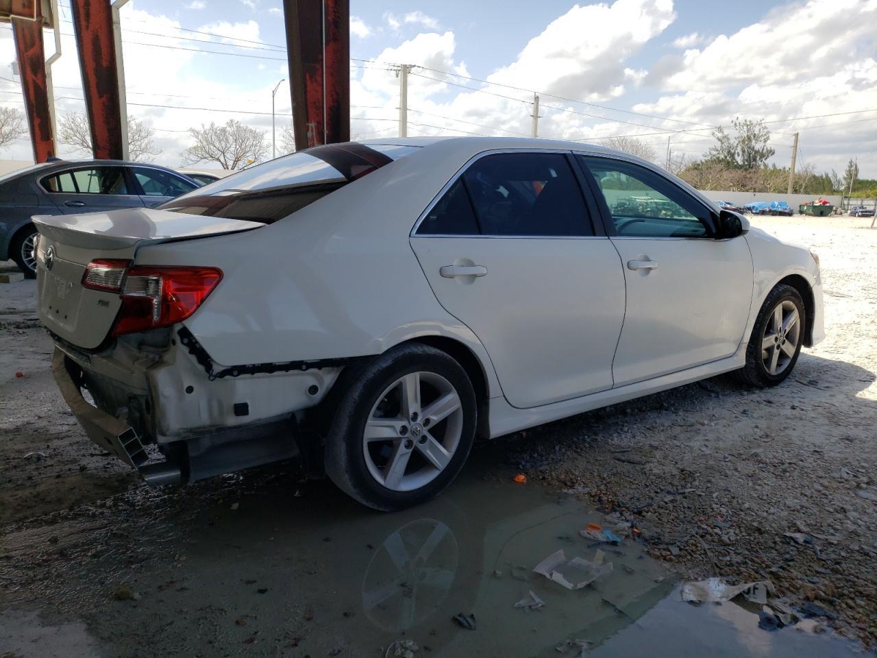 2014 TOYOTA CAMRY L - Image 3