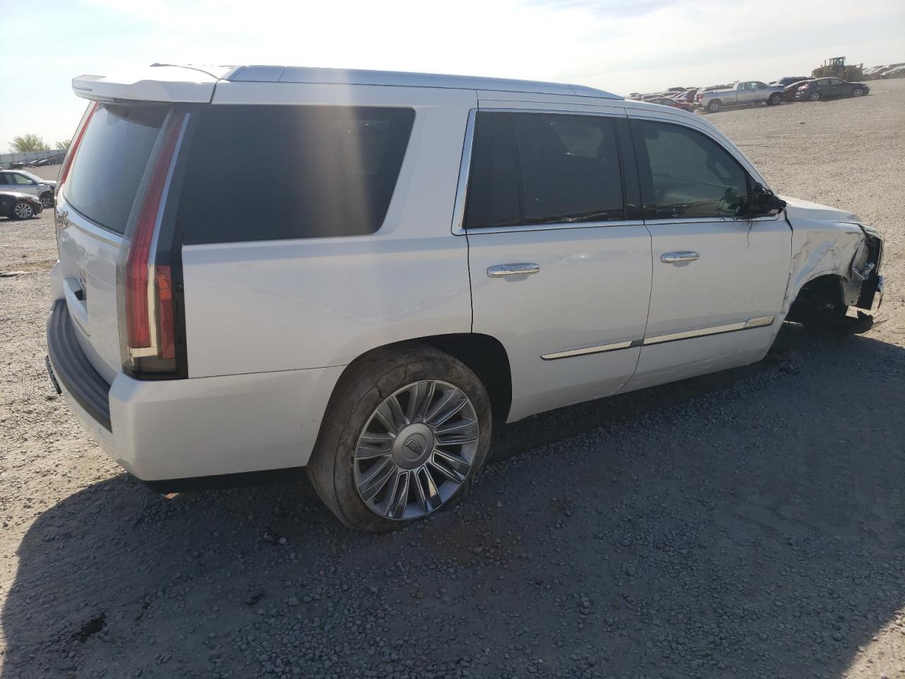 2016 CADILLAC ESCALADE P - Фото 3
