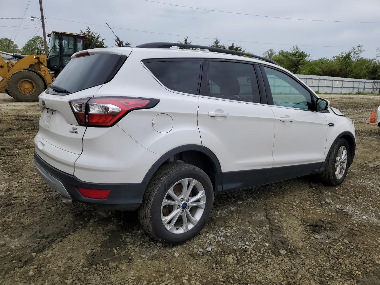 2017 FORD ESCAPE SE - Фото 3