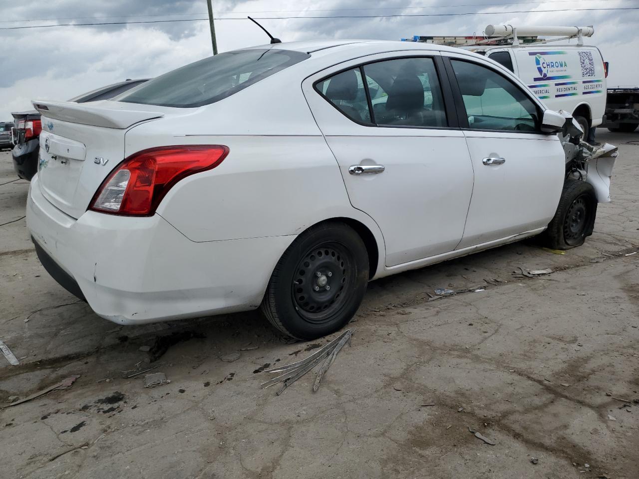 2016 NISSAN VERSA S - Фото 3