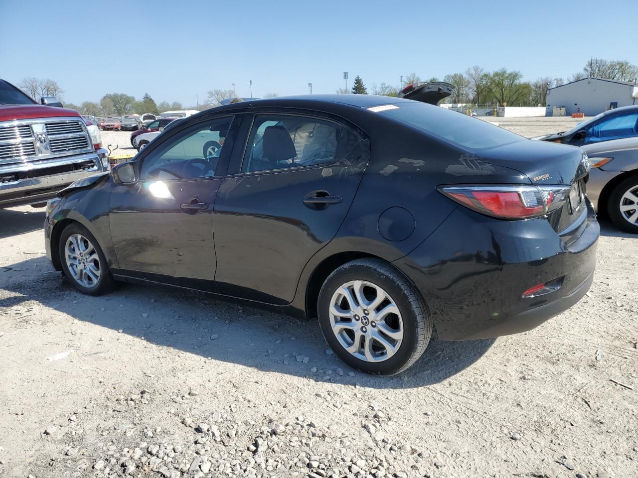 2017 TOYOTA YARIS IA - Фото 2