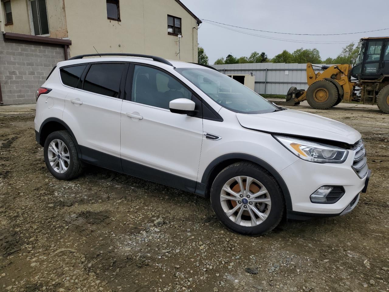 2017 FORD ESCAPE SE - Фото 4