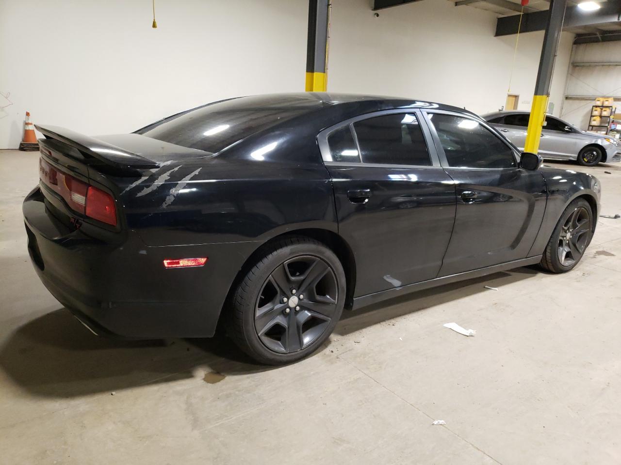 2013 DODGE CHARGER SE - Image 3