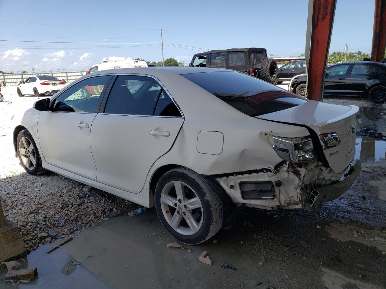 2014 TOYOTA CAMRY L - Image 2