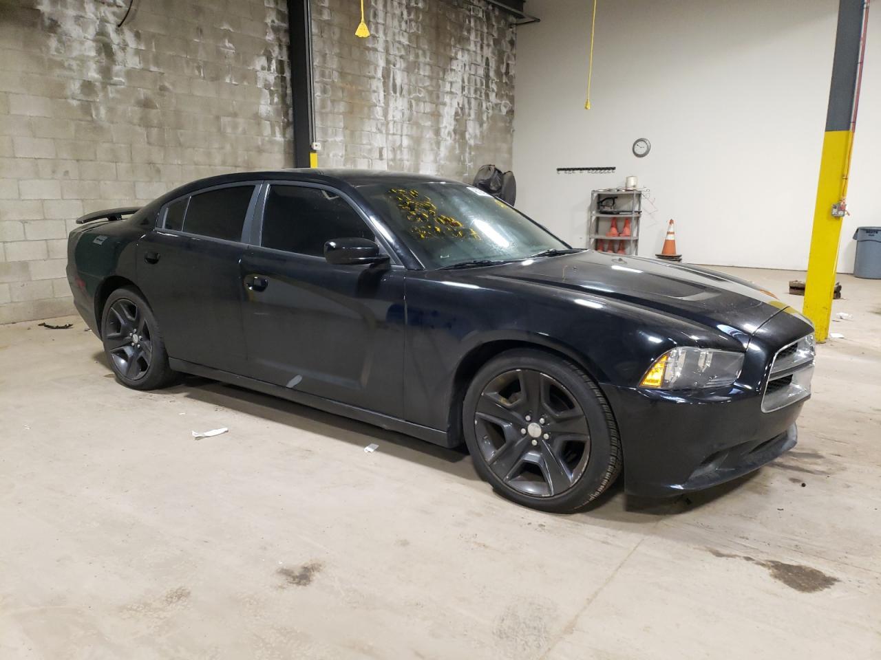 2013 DODGE CHARGER SE - Image 4