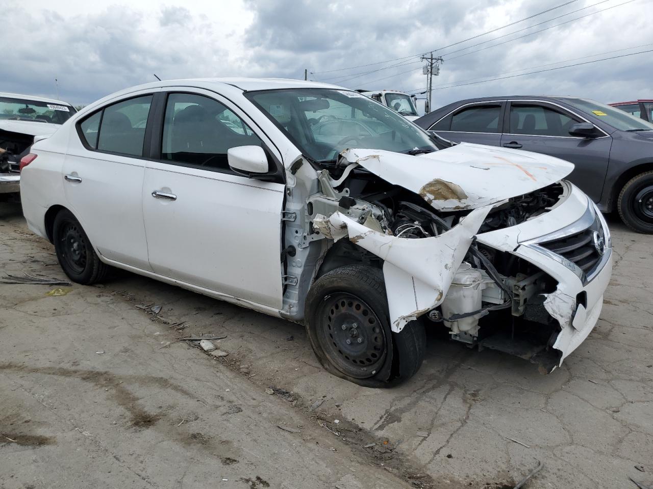2016 NISSAN VERSA S - Фото 4