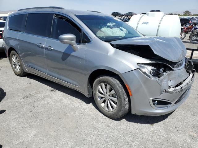 2017 Chrysler Pacifica Touring L - Фото 4