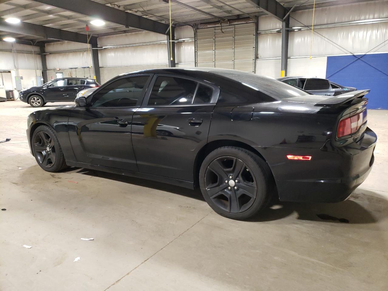 2013 DODGE CHARGER SE - Image 2