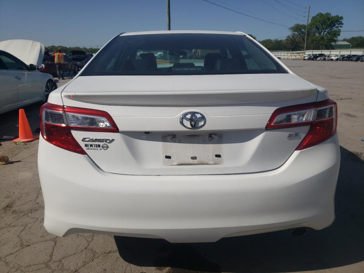 2014 TOYOTA CAMRY L - Image 6
