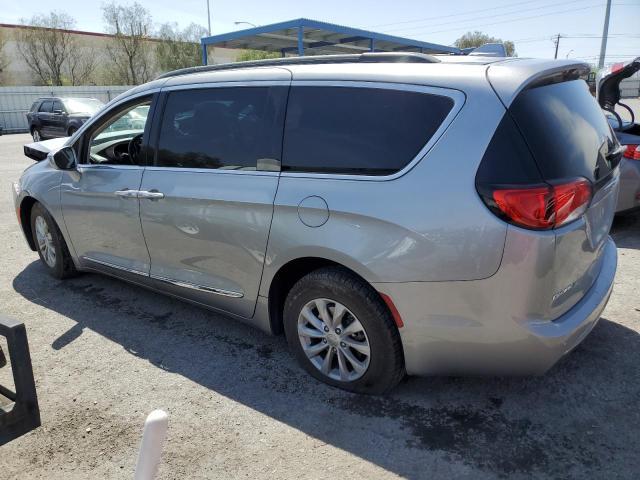 2017 Chrysler Pacifica Touring L - Фото 2