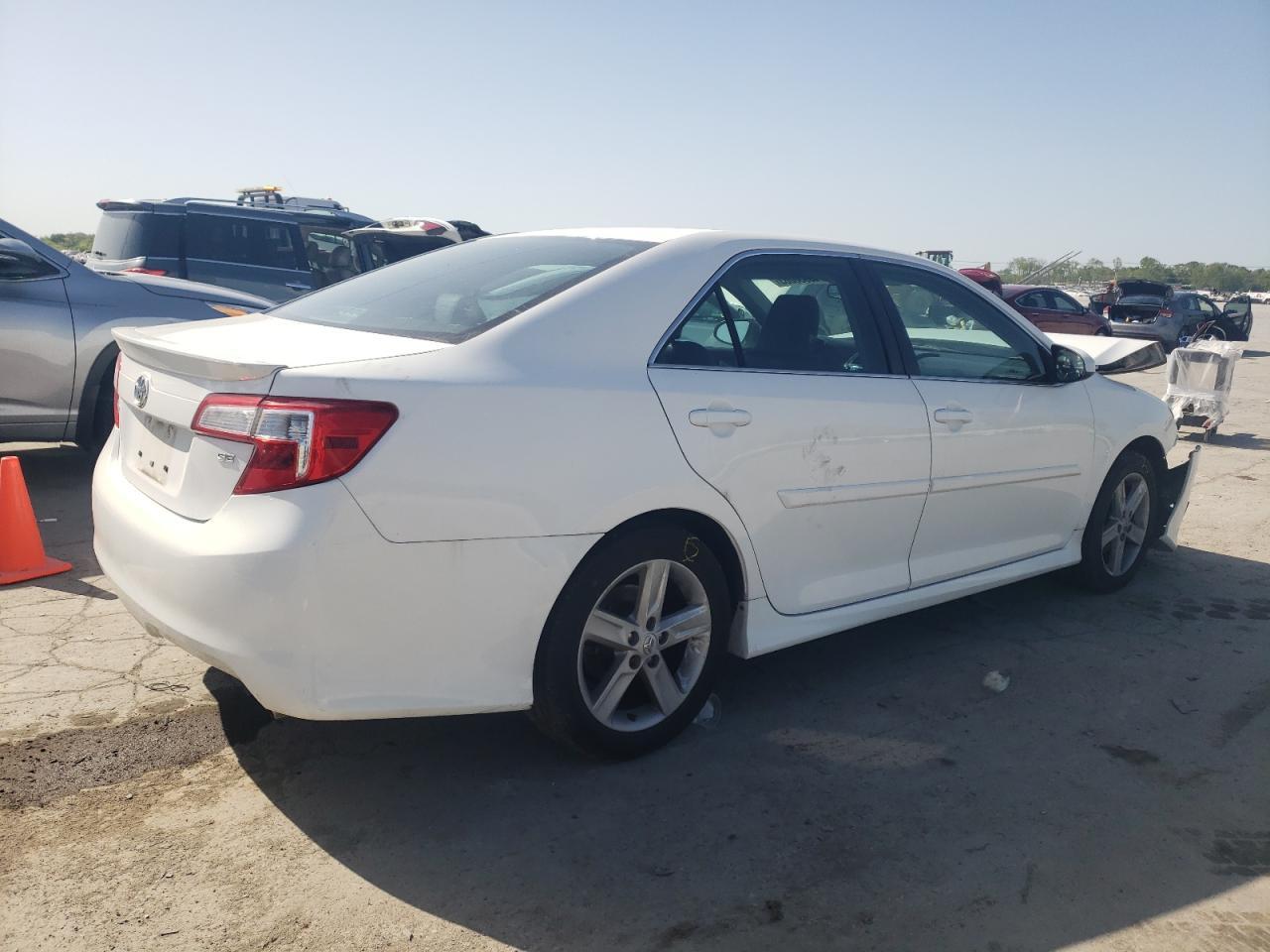 2014 TOYOTA CAMRY L - Image 3