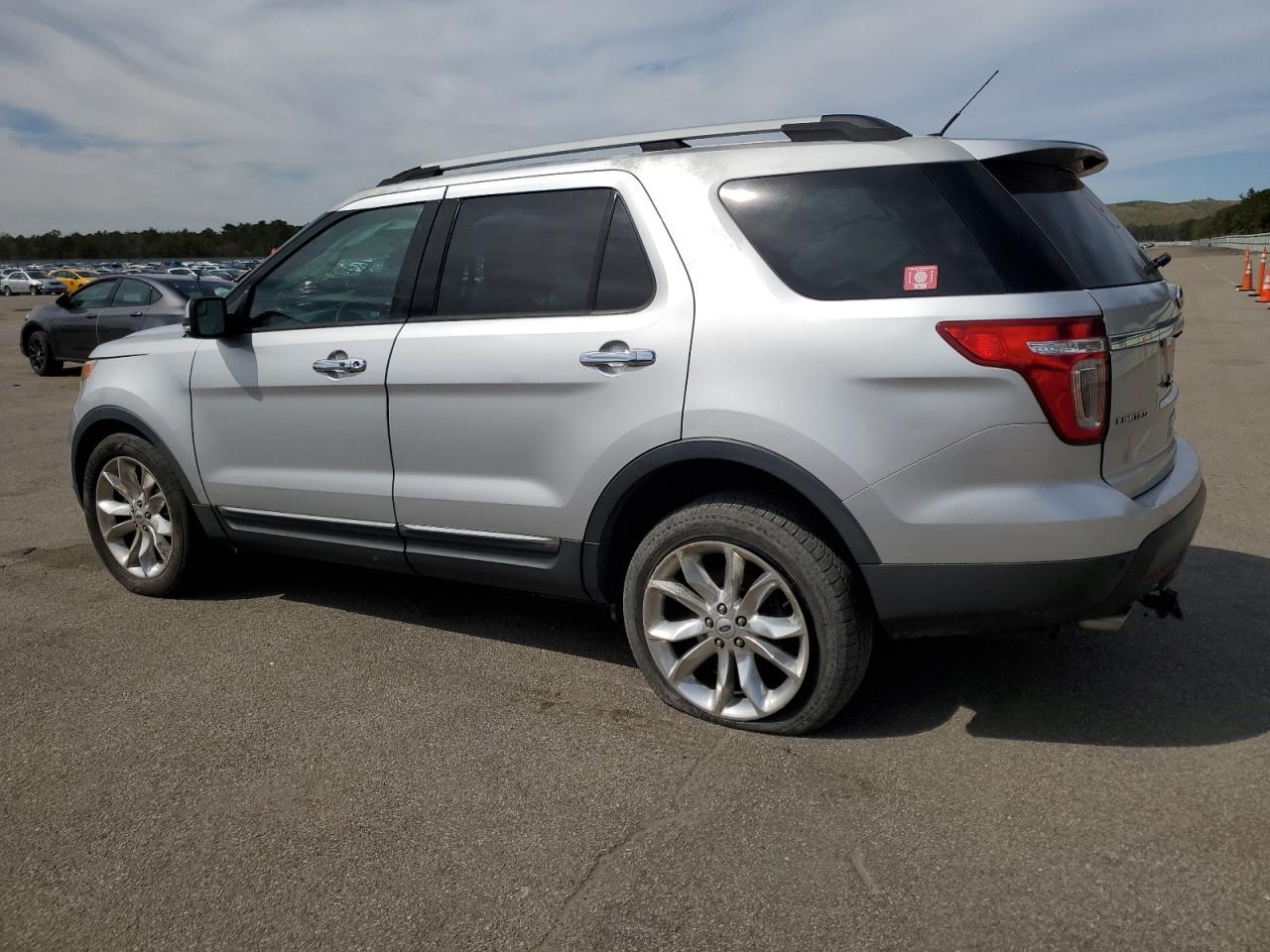 2013 FORD EXPLORER L - Image 2
