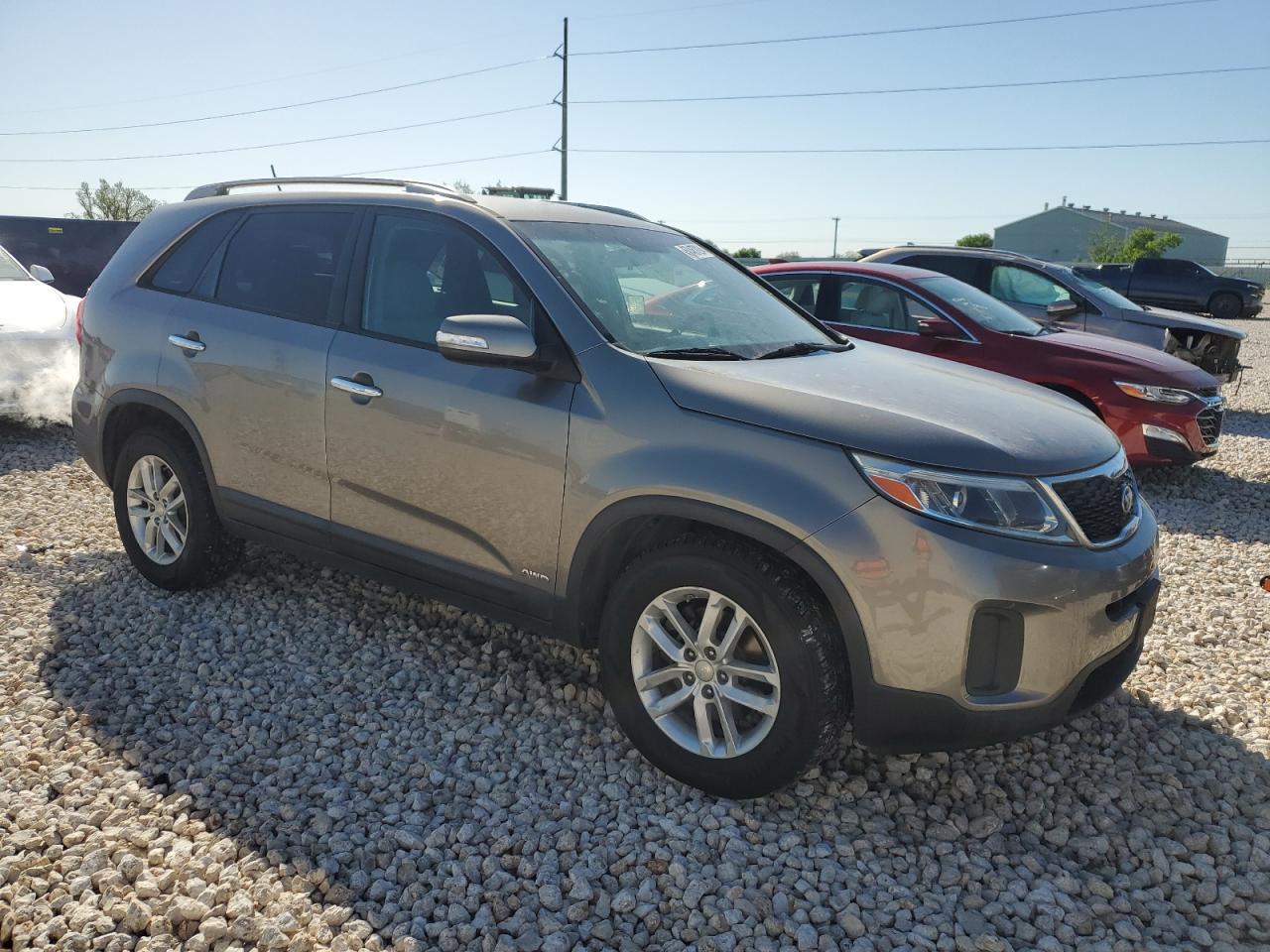 2015 KIA SORENTO LX - Image 4